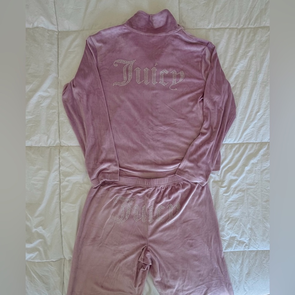 JUICY COUTURE VELOUR PAJAMA SET (LILAC) - NEW
